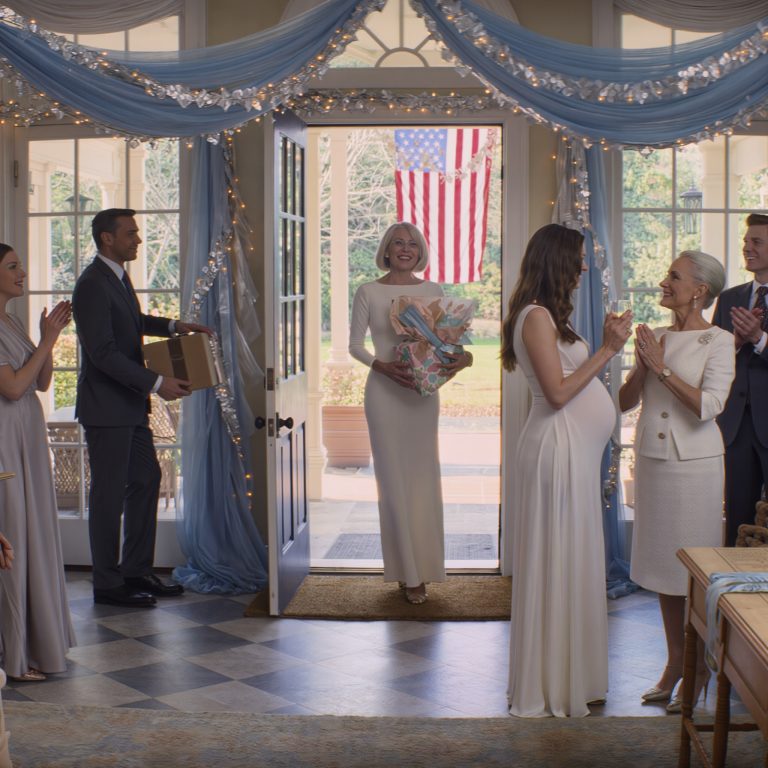 Podczas baby shower mojego wnuka, moja córka wzniosła toast – nie za mnie, ale za swoją teściową.