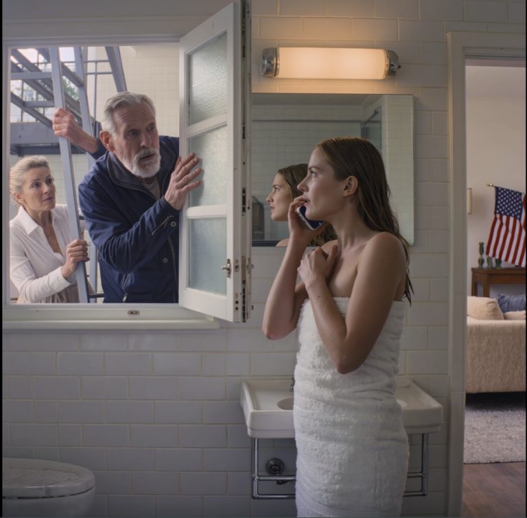 Wyprowadziłam się potajemnie, aby uciec od nadopiekuńczych rodziców.