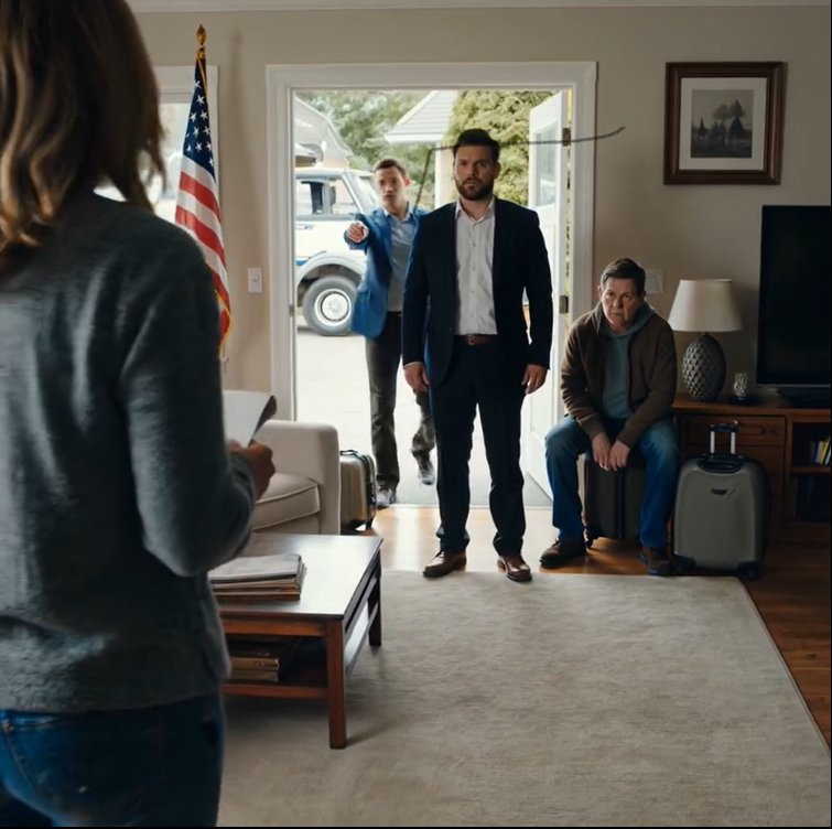 Moi rodzice zostawili dziadka pod moimi drzwiami jak śmieci o 5:30 w mroźny poranek, z notatką: „Zaopiekuj się nim – nie damy rady”. Wyrzucili go tylko po to, żeby zrobić miejsce swojemu złotemu dziecku. Ale rok później wrócili na kolanach, błagając, żeby go przygarnąć – WSZYSTKO DLATEGO